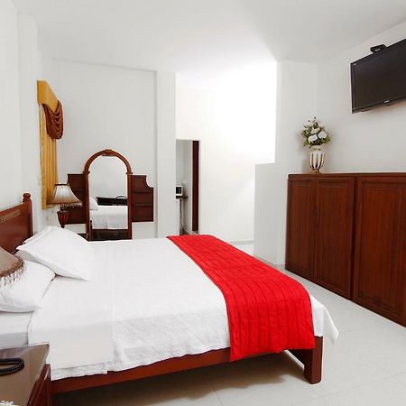 Hotel Versailles Internacional Guayaquil Eksteriør billede