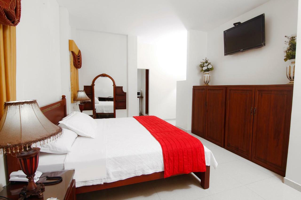 Hotel Versailles Internacional Guayaquil Eksteriør billede